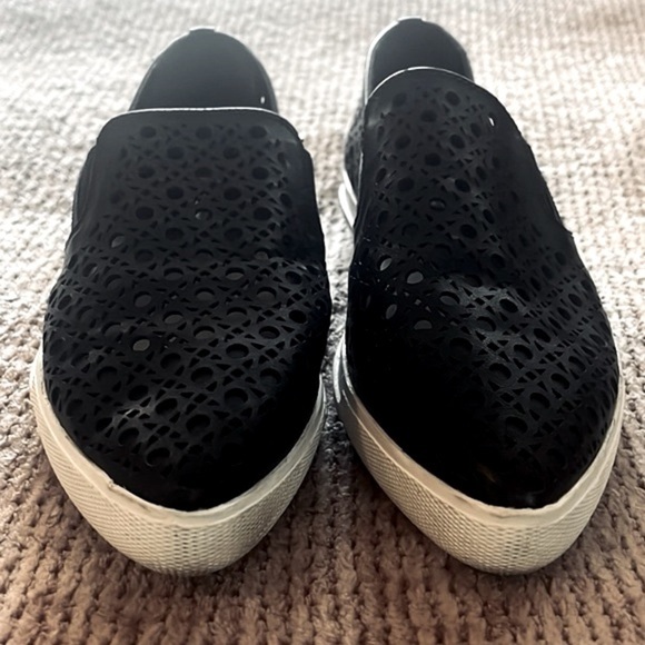 BCBGeneration Nomad B Pointy Top Slip-on Sneaker in Black Size 6.5 - Picture 6 of 9